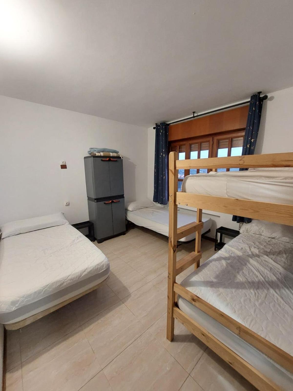 Albergue La Costana Oviedo Esterno foto